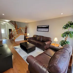 Cozy 3 Bedroom Town House 20 Min From Down Town And Airport Ottawa