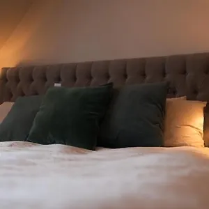 Apartment 't 