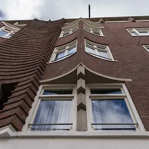 לינה וארוחת בוקר House No 7, אמסטרדם
