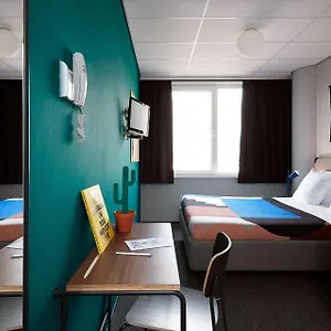 The Social Hub West Otel